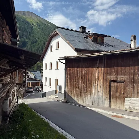 Mit Kamin Und Balkon Appartement *